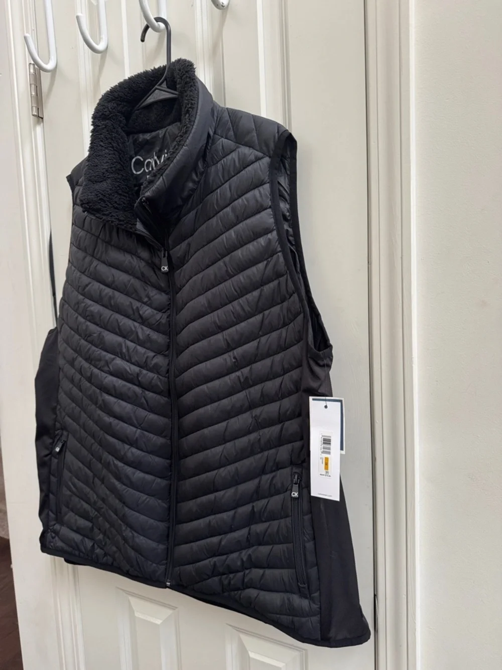 Calvin Klein Black Quilted Performance Vest - Picture 4 of 8